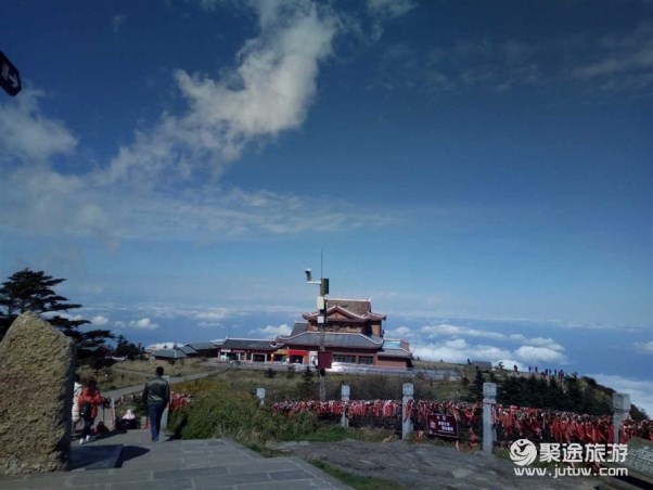 峨眉山旅游