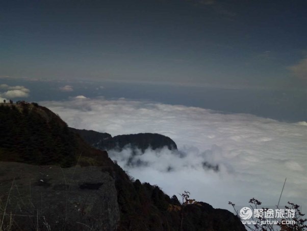 峨眉山旅游