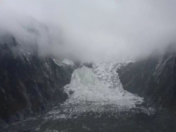 海螺沟旅游