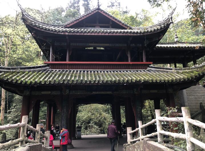成都到乐山峨眉山跟团二日游