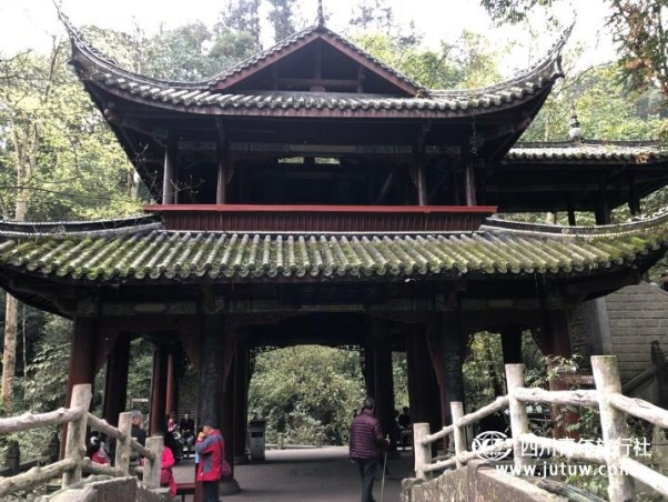 峨眉山旅游