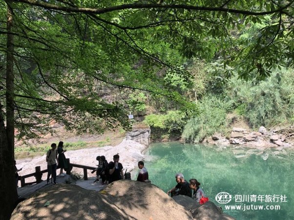 峨眉山旅游